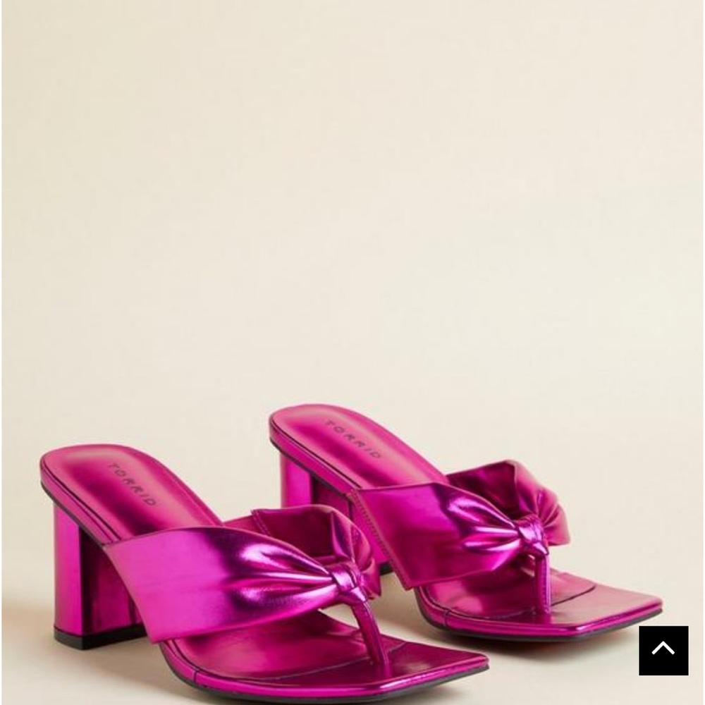 Thong heel block sandals 👡